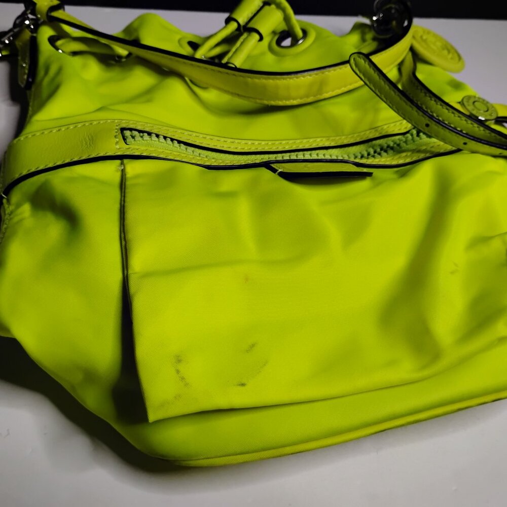 ZERØGRAND Cole Haan Neon Green-Yellow Bag - Picture 7 of 13